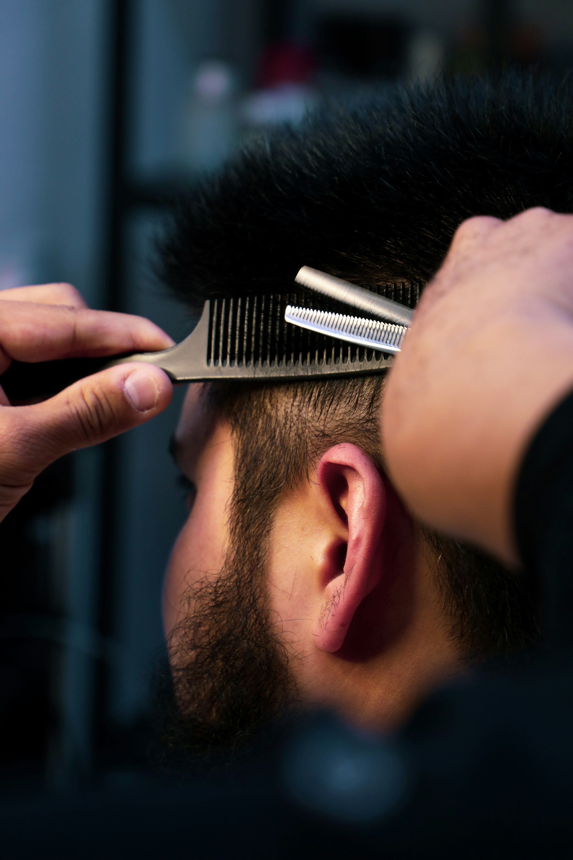 Detail rambut pria setelah dirapikan